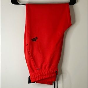 women Nike tech size small never worn standard fit